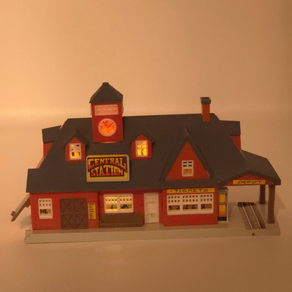 Galoob Micro Machines City Scenes Central Train Station Vintage 1989 TESTED